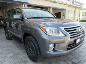 Lexus  LX  570  2013  Automatic  235,000 Km  8 Cylinder  Four Wheel Drive (4WD)  SUV  Gray