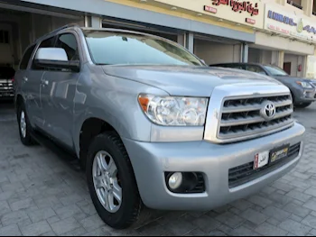 Toyota  Sequoia  2014  Automatic  275,000 Km  8 Cylinder  Four Wheel Drive (4WD)  SUV  Silver