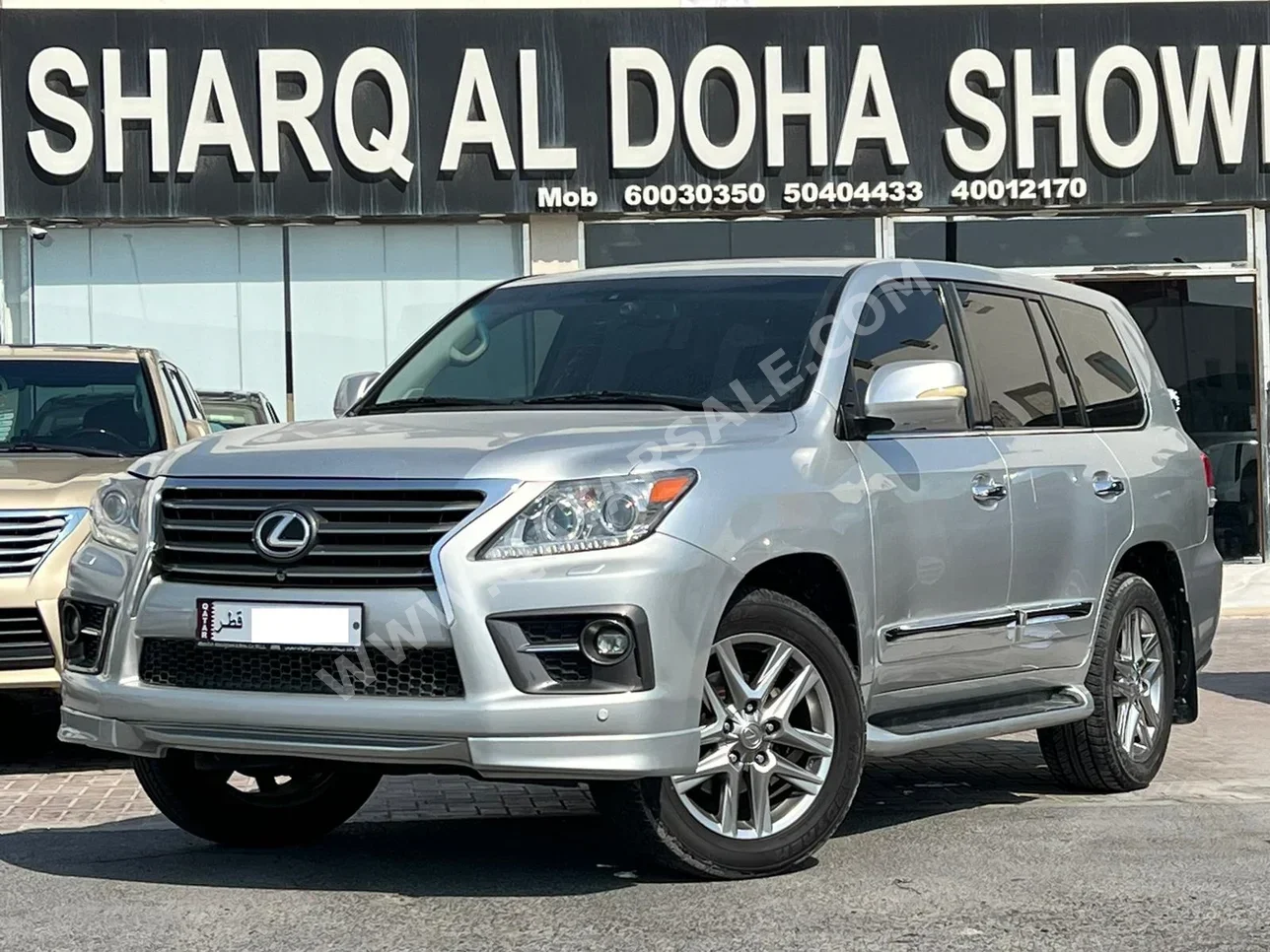 Lexus  LX  570  2012  Automatic  274,000 Km  8 Cylinder  Four Wheel Drive (4WD)  SUV  Gray