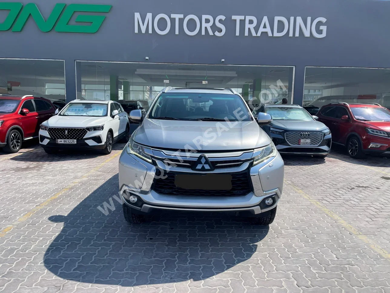 Mitsubishi  Pajero  Montero Sport  2019  Automatic  99,000 Km  6 Cylinder  Four Wheel Drive (4WD)  SUV  Silver