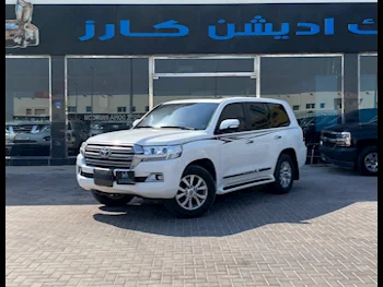 Toyota  Land Cruiser  GXR  2018  Automatic  173,000 Km  8 Cylinder  Four Wheel Drive (4WD)  SUV  White