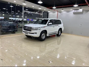 Toyota  Land Cruiser  GXR  2009  Automatic  538,000 Km  6 Cylinder  Four Wheel Drive (4WD)  SUV  White