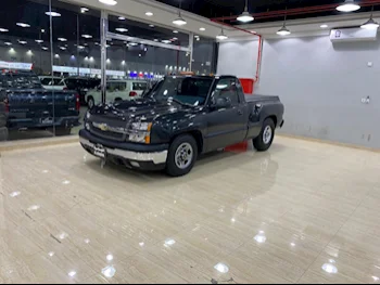 Chevrolet  Silverado  2005  Automatic  61,000 Km  8 Cylinder  Four Wheel Drive (4WD)  Pick Up  Blue