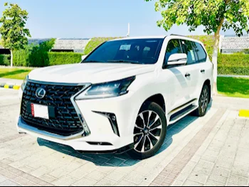 Lexus  LX  570  2017  Automatic  182,000 Km  8 Cylinder  Four Wheel Drive (4WD)  SUV  White