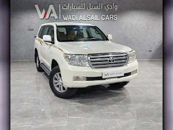 Toyota  Land Cruiser  G  2011  Automatic  317,000 Km  6 Cylinder  Four Wheel Drive (4WD)  SUV  White