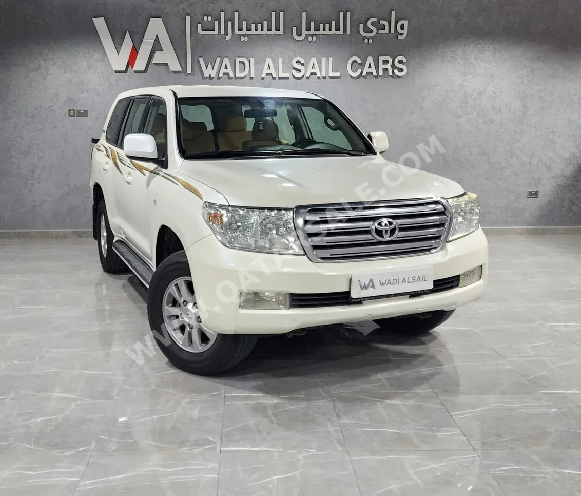 Toyota  Land Cruiser  G  2011  Automatic  317,000 Km  6 Cylinder  Four Wheel Drive (4WD)  SUV  White