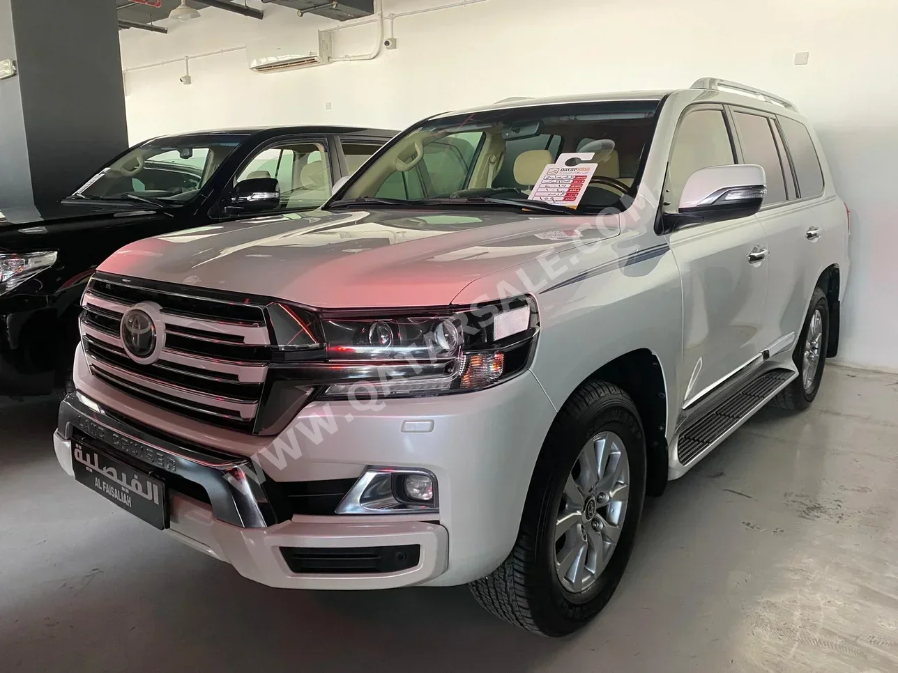 Toyota  Land Cruiser  GXR White Edition  2017  Automatic  104,000 Km  8 Cylinder  Four Wheel Drive (4WD)  SUV  White