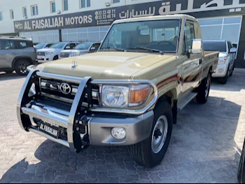 Toyota  Land Cruiser  LX  2008  Manual  290,000 Km  6 Cylinder  Four Wheel Drive (4WD)  Pick Up  Beige