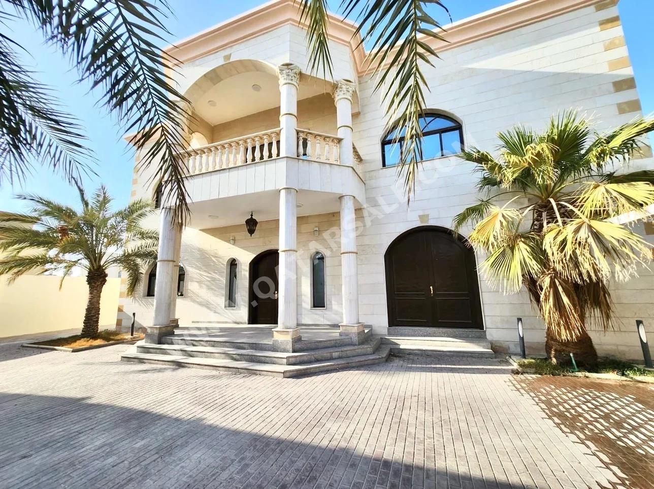 Family Residential  - Semi Furnished  - Doha  - Onaiza  - 5 Bedrooms