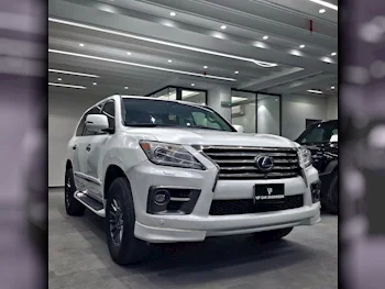 Lexus  LX  2015  Automatic  252٬000 Km  8 Cylinder  Four Wheel Drive (4WD)  SUV  White