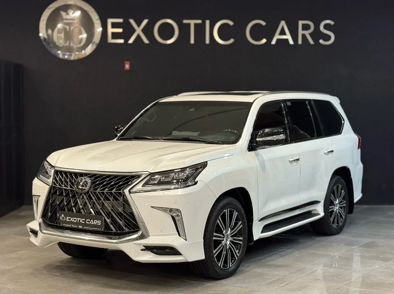 Lexus  LX  570 S  2018  Automatic  165,000 Km  8 Cylinder  Four Wheel Drive (4WD)  SUV  White