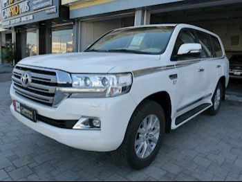 Toyota  Land Cruiser  VXR  2021  Automatic  34,000 Km  8 Cylinder  Four Wheel Drive (4WD)  SUV  White