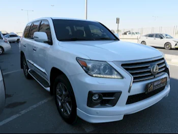 Lexus  LX  570  2014  Automatic  258,000 Km  8 Cylinder  Four Wheel Drive (4WD)  SUV  White