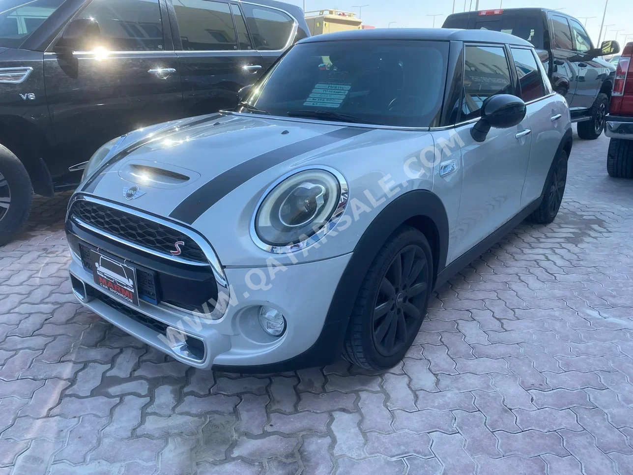 Mini  Cooper  S  2018  Automatic  106,000 Km  4 Cylinder  Front Wheel Drive (FWD)  Hatchback  Gray