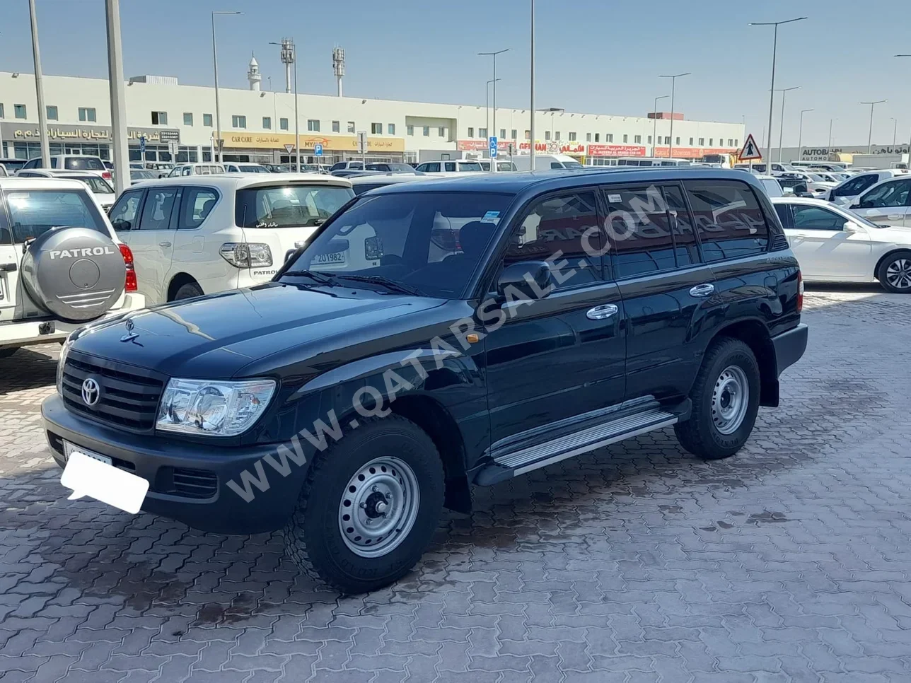 Toyota  Land Cruiser  G  2006  Manual  300,000 Km  6 Cylinder  Four Wheel Drive (4WD)  SUV  Black