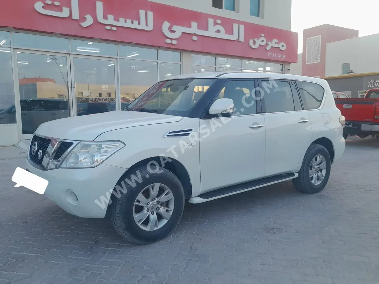 Nissan  Patrol  SE  2013  Manual  157,000 Km  8 Cylinder  Four Wheel Drive (4WD)  SUV  White