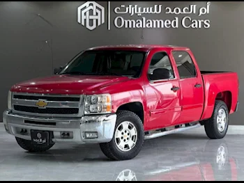 Chevrolet  Silverado  2013  Automatic  300,000 Km  8 Cylinder  Four Wheel Drive (4WD)  Pick Up  Red