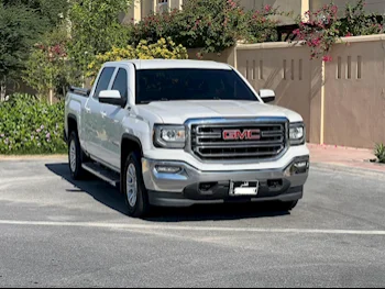 GMC  Sierra  2016  Automatic  73,000 Km  8 Cylinder  Four Wheel Drive (4WD)  Pick Up  White