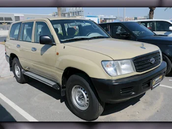 Toyota  Land Cruiser  G  2001  Manual  145,000 Km  6 Cylinder  Four Wheel Drive (4WD)  SUV  Beige