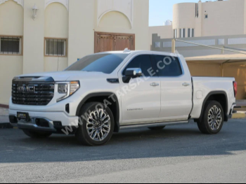 GMC  Sierra  Denali  2024  Automatic  16,000 Km  8 Cylinder  Four Wheel Drive (4WD)  Pick Up  Pearl  With Warranty