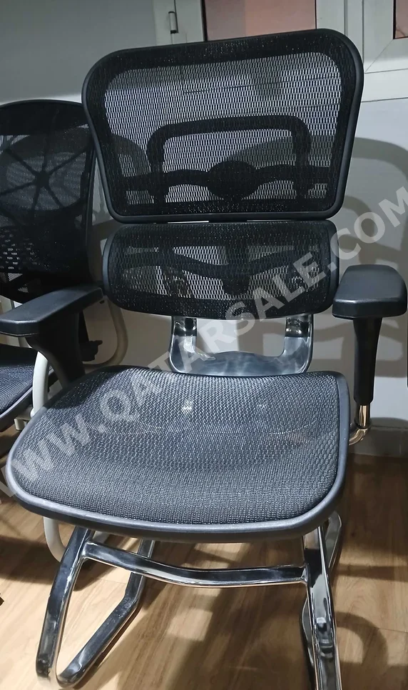 Desk Chairs Cambridge  - Task Chair  - Black