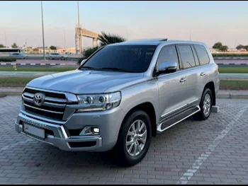 Toyota  Land Cruiser  GXR  2019  Automatic  112,000 Km  8 Cylinder  Four Wheel Drive (4WD)  SUV  Silver