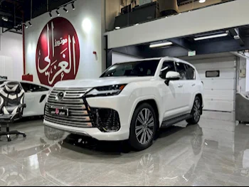 Lexus  LX  600 Luxury  2022  Automatic  26,000 Km  6 Cylinder  Four Wheel Drive (4WD)  SUV  White  With Warranty