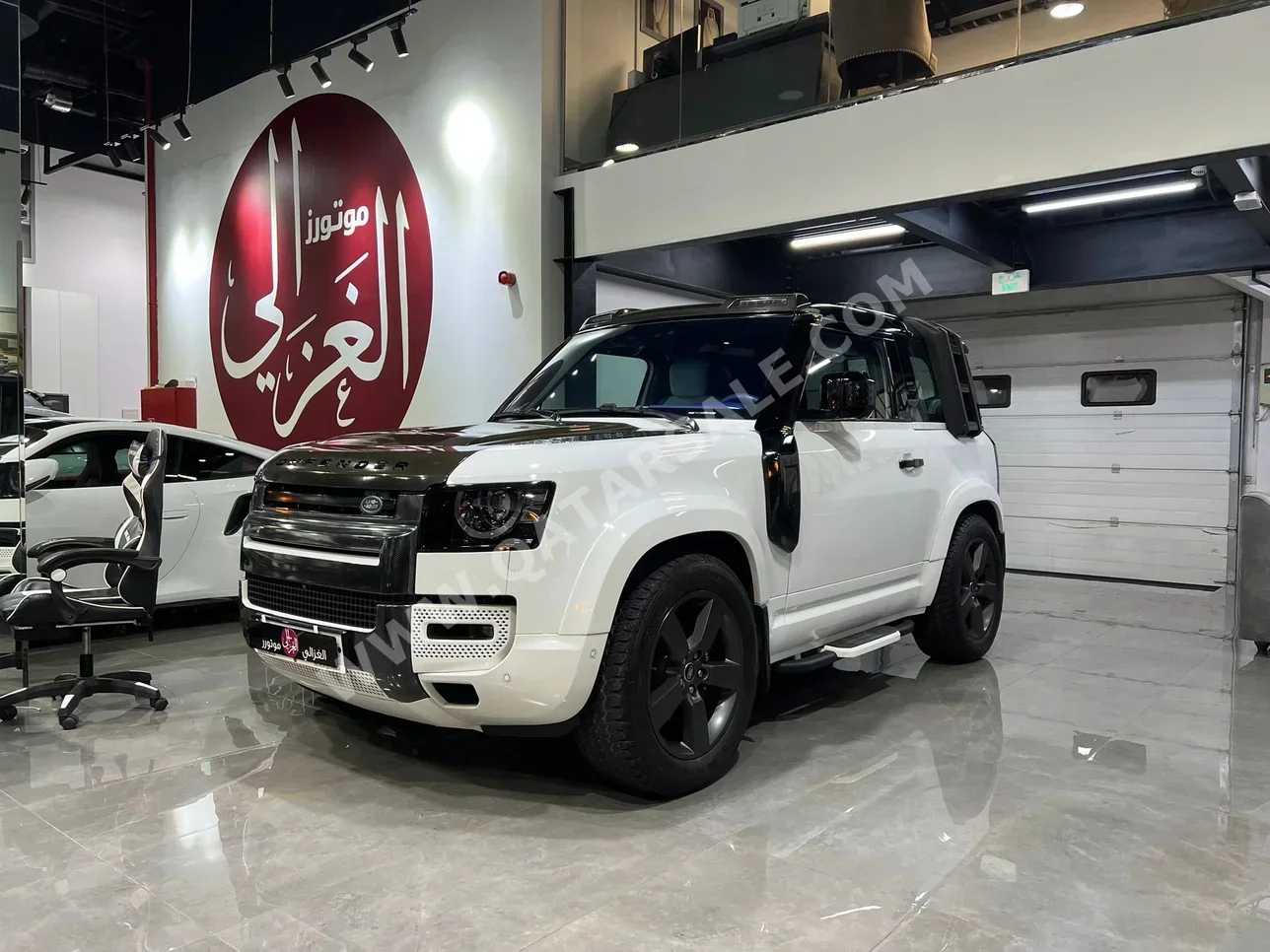 Land Rover  Defender  110 HSE  2021  Automatic  70,000 Km  6 Cylinder  Four Wheel Drive (4WD)  SUV  White  With Warranty