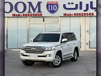 Toyota  Land Cruiser  VXR  2021  Automatic  90,000 Km  8 Cylinder  Four Wheel Drive (4WD)  SUV  White