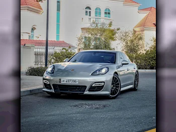 Porsche  Panamera  S  2012  Automatic  78,000 Km  8 Cylinder  Rear Wheel Drive (RWD)  Sedan  Silver