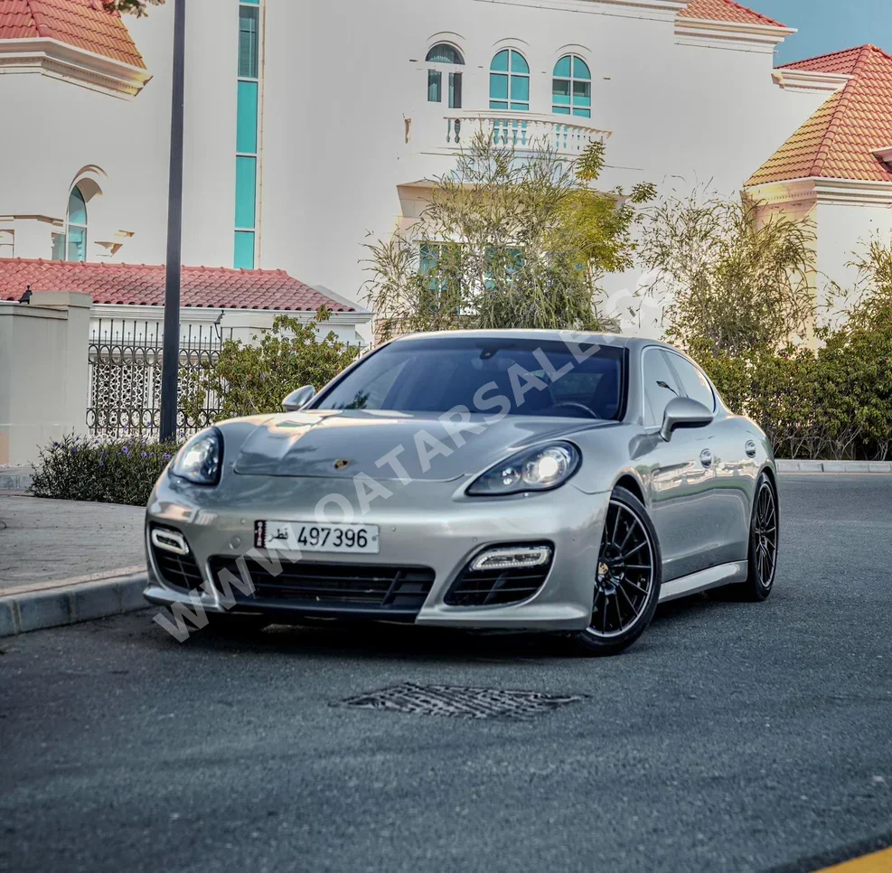 Porsche  Panamera  S  2012  Automatic  78,000 Km  8 Cylinder  Rear Wheel Drive (RWD)  Sedan  Silver