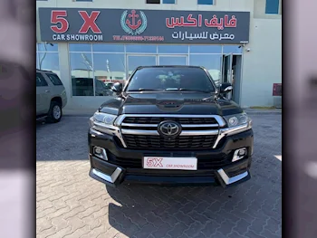 Toyota  Land Cruiser  VXR- Grand Touring S  2018  Automatic  155,000 Km  8 Cylinder  Four Wheel Drive (4WD)  SUV  Black