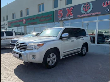  Toyota  Land Cruiser  GXR  2015  Automatic  331,000 Km  8 Cylinder  Four Wheel Drive (4WD)  SUV  White  With Warranty