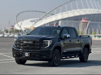 GMC  Sierra  Elevation  2022  Automatic  19,000 Km  8 Cylinder  Four Wheel Drive (4WD)  Pick Up  Black  With Warranty