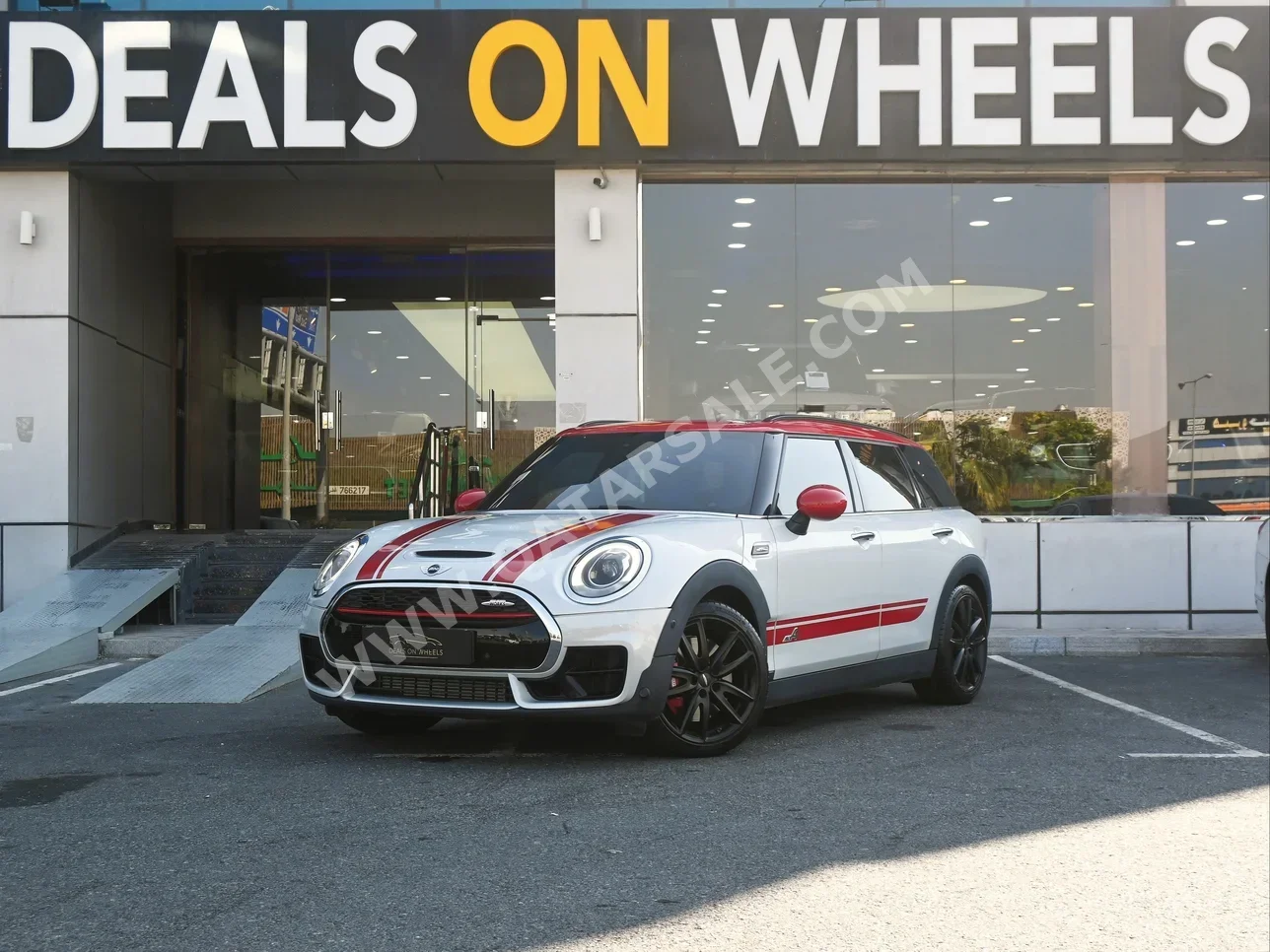 Mini  Cooper  Clubman JCW  2018  Automatic  45,000 Km  4 Cylinder  All Wheel Drive (AWD)  Hatchback  White and Red