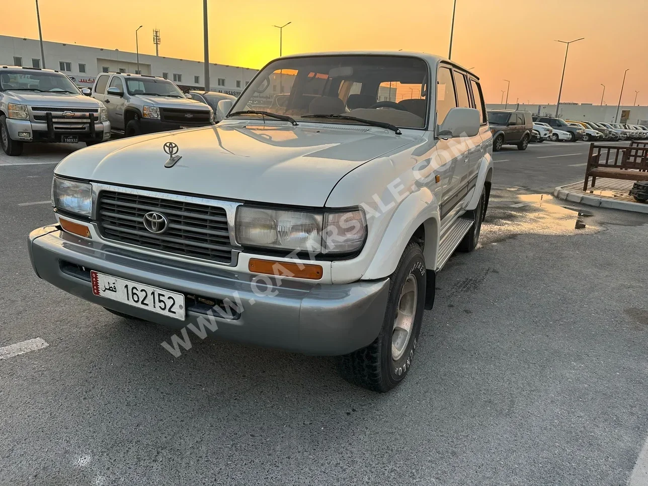 Toyota  Land Cruiser  VXR  1997  Automatic  350,000 Km  8 Cylinder  Four Wheel Drive (4WD)  SUV  Silver