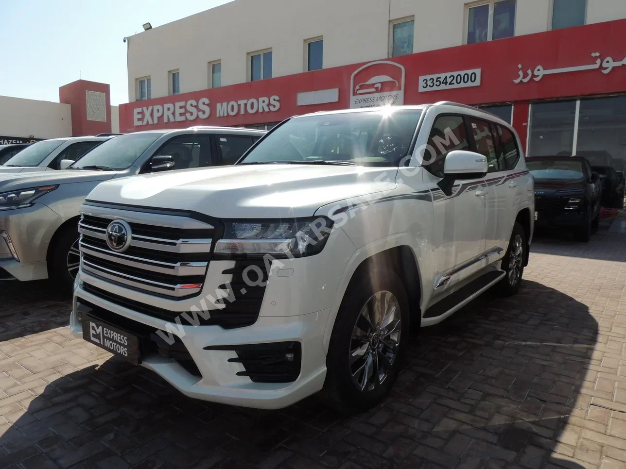 Toyota  Land Cruiser  GXR  2024  Automatic  0 Km  6 Cylinder  Four Wheel Drive (4WD)  SUV  White  With Warranty