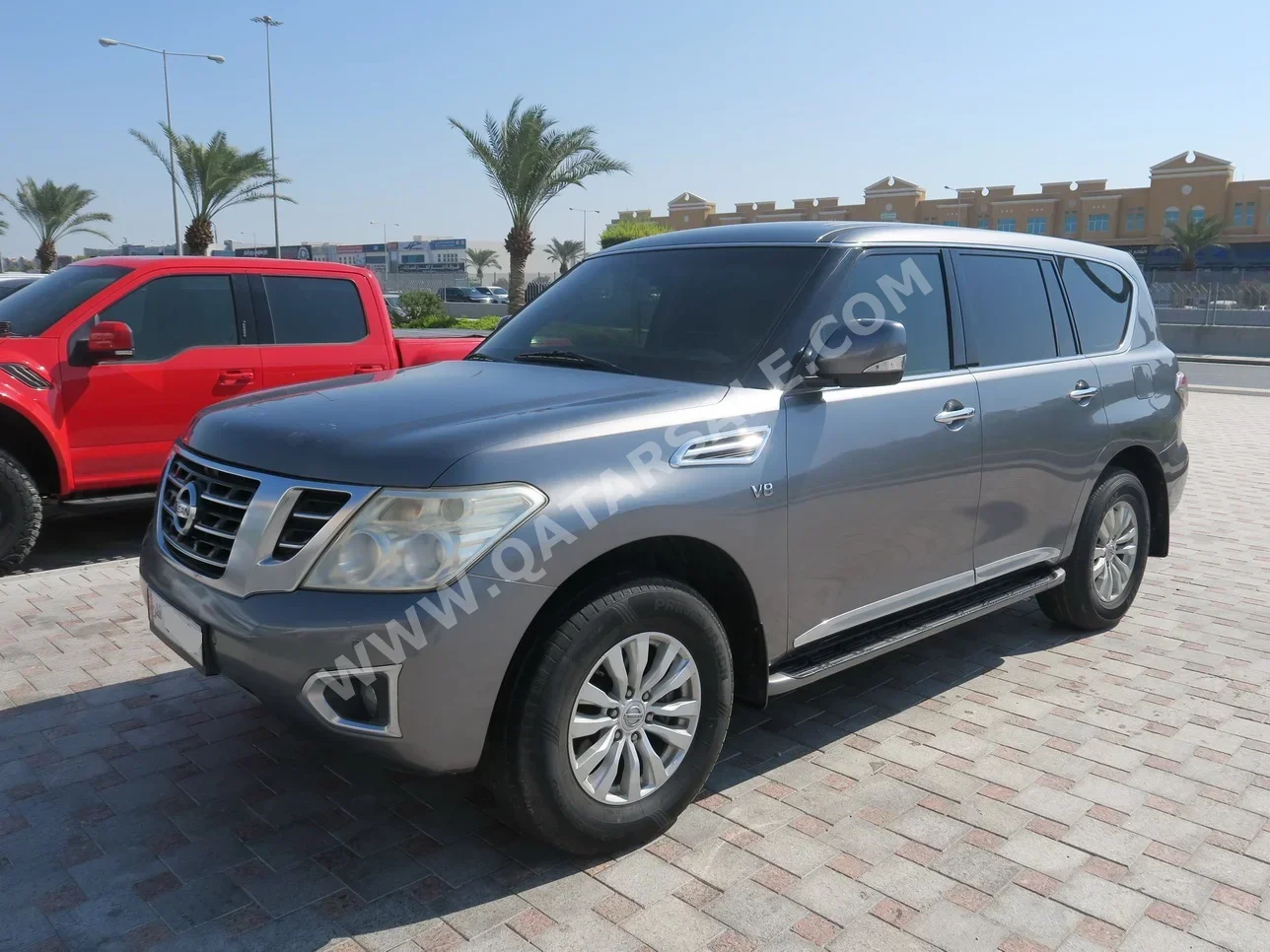 Nissan  Patrol  SE  2014  Automatic  184,000 Km  8 Cylinder  Four Wheel Drive (4WD)  SUV  Gray