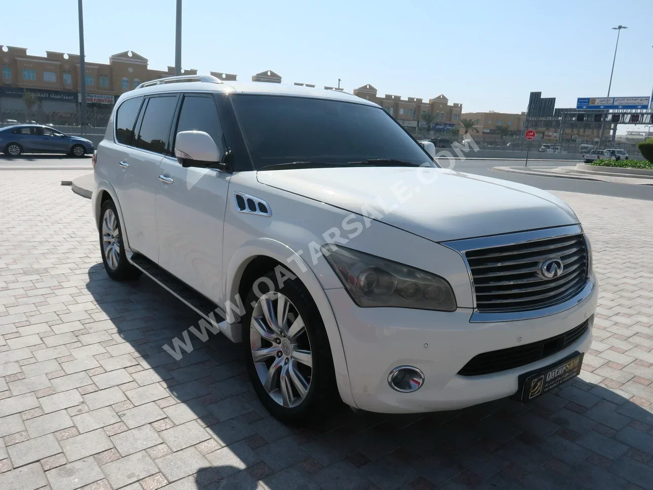 Infiniti  QX  56  2014  Automatic  197,000 Km  8 Cylinder  Four Wheel Drive (4WD)  SUV  White