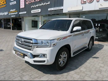 Toyota  Land Cruiser  GXR  2017  Automatic  254,000 Km  8 Cylinder  Four Wheel Drive (4WD)  SUV  White