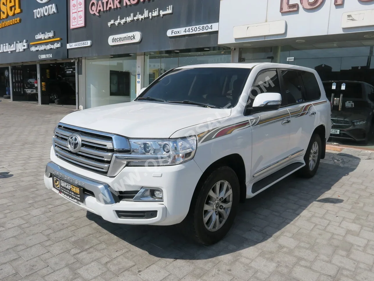 Toyota  Land Cruiser  GXR  2017  Automatic  254,000 Km  8 Cylinder  Four Wheel Drive (4WD)  SUV  White