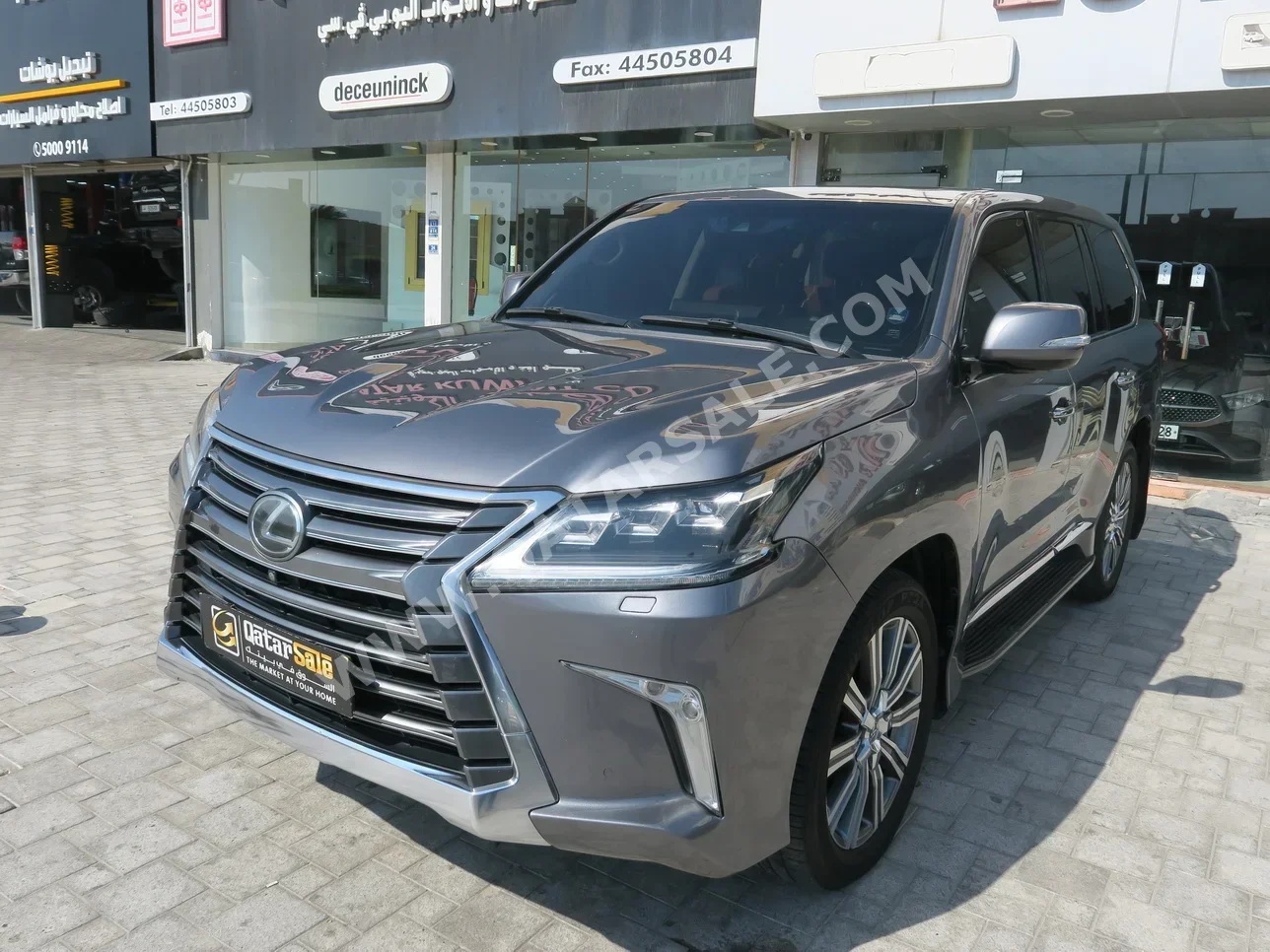 Lexus  LX  570  2016  Automatic  160,000 Km  8 Cylinder  Four Wheel Drive (4WD)  SUV  Gray