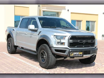 Ford  Raptor  SVT  2017  Automatic  142,000 Km  6 Cylinder  Four Wheel Drive (4WD)  Pick Up  Silver