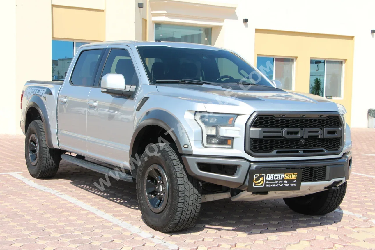 Ford  Raptor  SVT  2017  Automatic  142,000 Km  6 Cylinder  Four Wheel Drive (4WD)  Pick Up  Silver