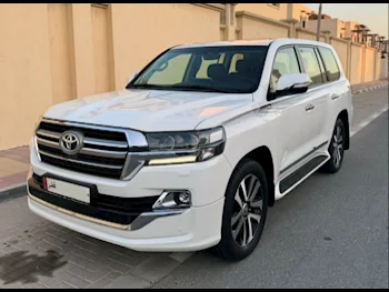 Toyota  Land Cruiser  GXR- Grand Touring  2019  Automatic  183,000 Km  8 Cylinder  Four Wheel Drive (4WD)  SUV  White