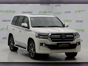 Toyota  Land Cruiser  GXR- Grand Touring  2020  Automatic  111,000 Km  8 Cylinder  Four Wheel Drive (4WD)  SUV  White