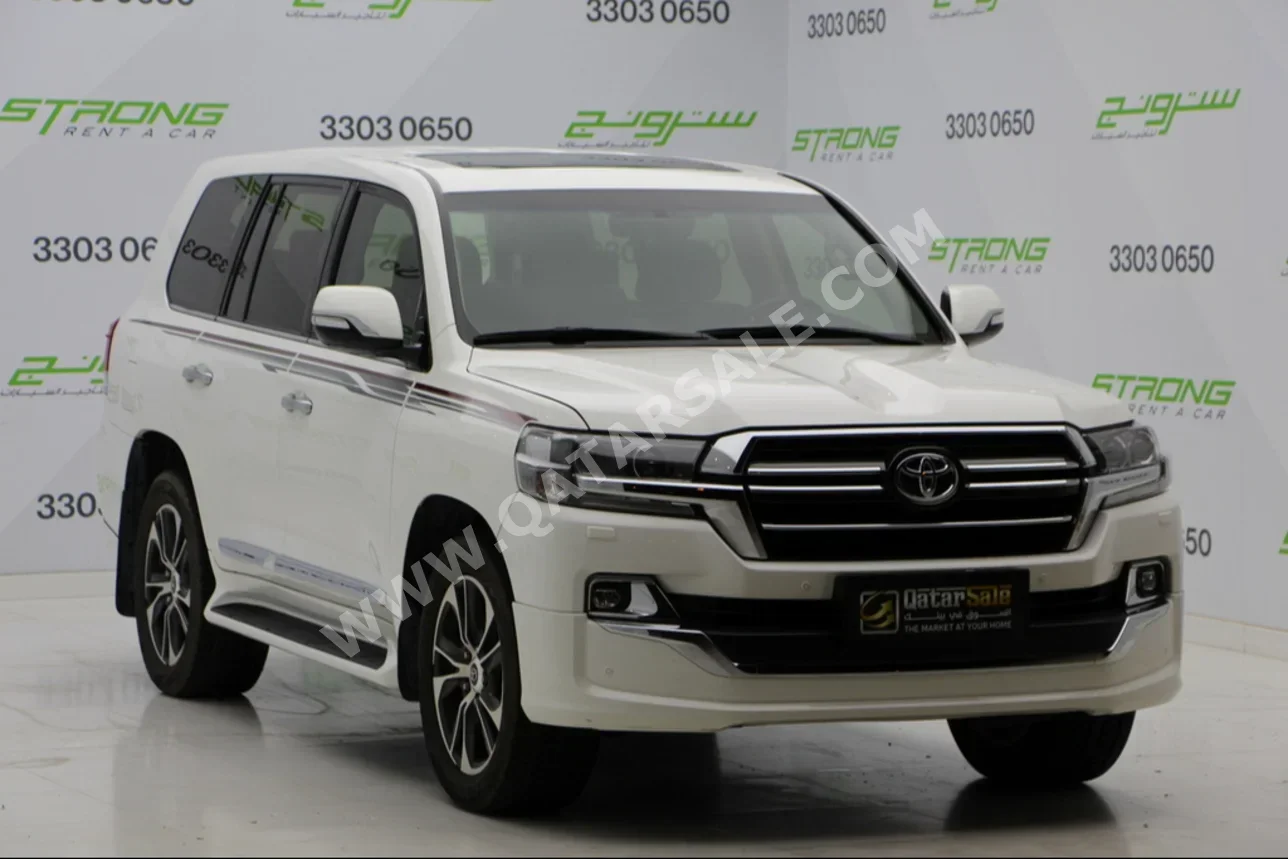 Toyota  Land Cruiser  GXR- Grand Touring  2020  Automatic  111,000 Km  8 Cylinder  Four Wheel Drive (4WD)  SUV  White