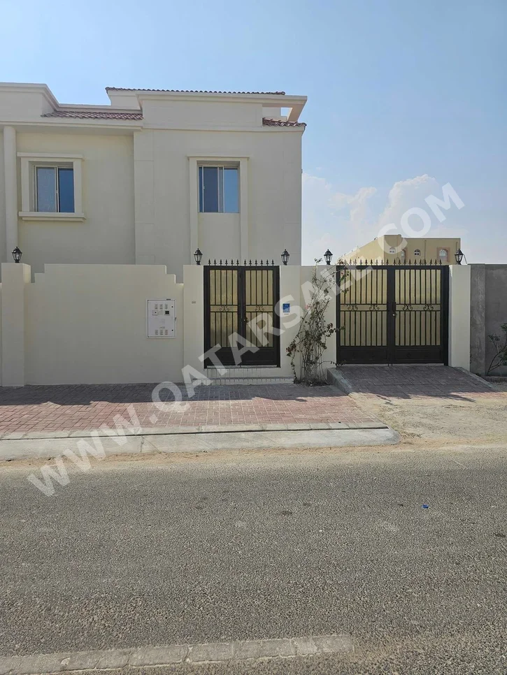 Family Residential  - Not Furnished  - Umm Salal  - Umm Ebairiya  - 5 Bedrooms