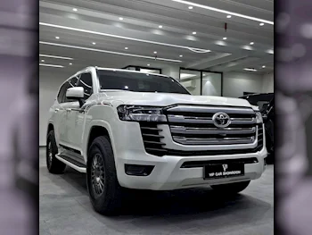 Toyota  Land Cruiser  GXR Twin Turbo  2022  Automatic  92٬000 Km  6 Cylinder  Four Wheel Drive (4WD)  SUV  White  With Warranty