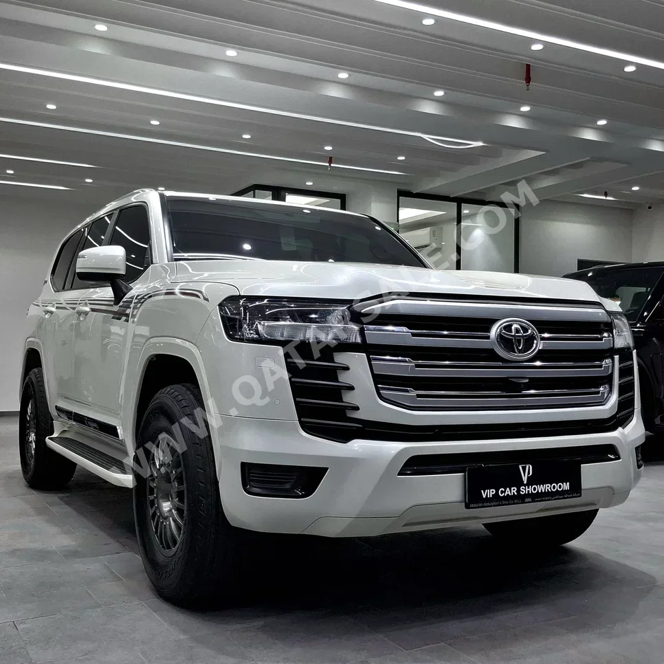 Toyota  Land Cruiser  GXR Twin Turbo  2022  Automatic  92٬000 Km  6 Cylinder  Four Wheel Drive (4WD)  SUV  White  With Warranty